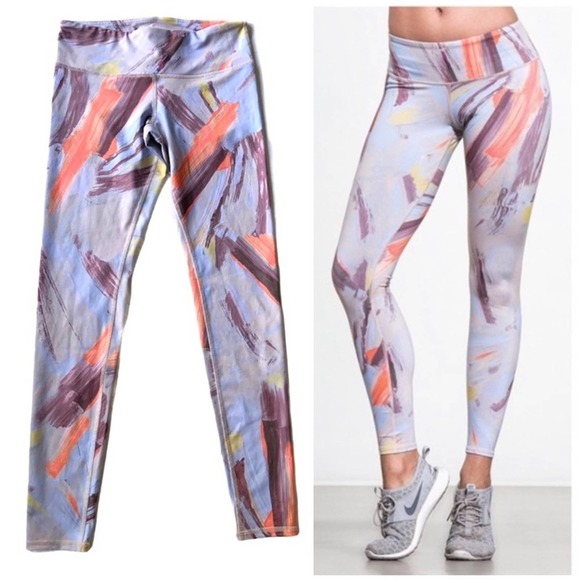 ALO Yoga Pants - ALO Airbrush Leggings Yoga Paint Swirl 7/8 Medium